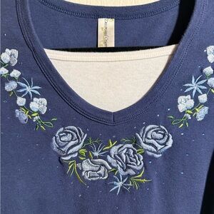 Grandma Core!- Blue Embroidered Flower Long Sleeve Shirt! 👕✨💿